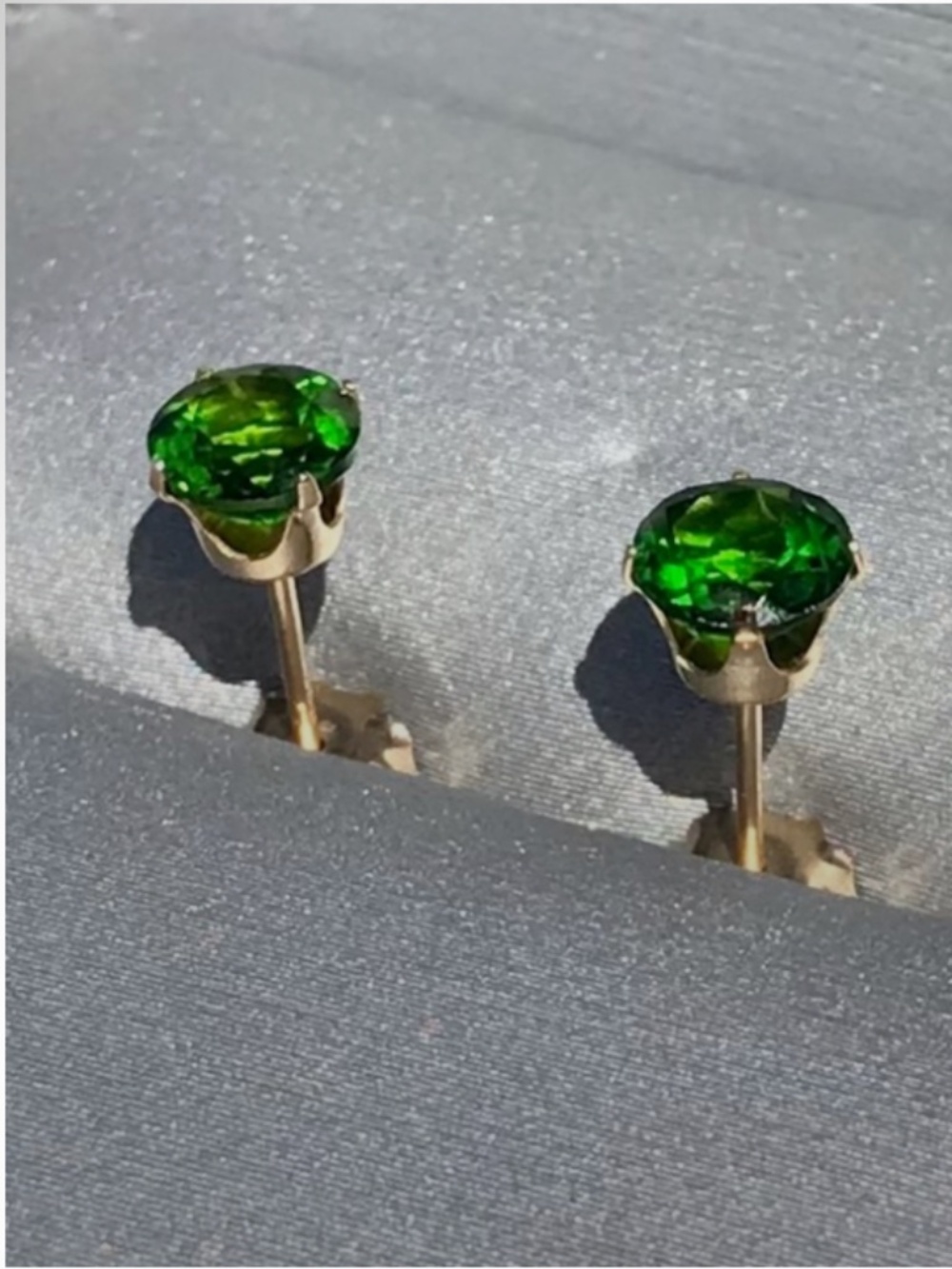 14K Gold Round Chrome Diopside Stud Earrings